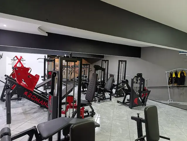 Ambiente interno da Alonso Academia Fitness em Santa Inês